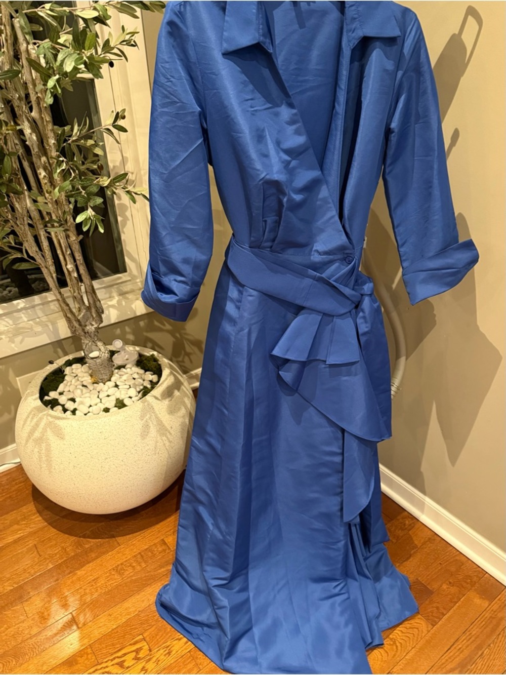 Betsy & Adam
Plus Belted Ruffle Front Ball Gown - Picture 3 of 13